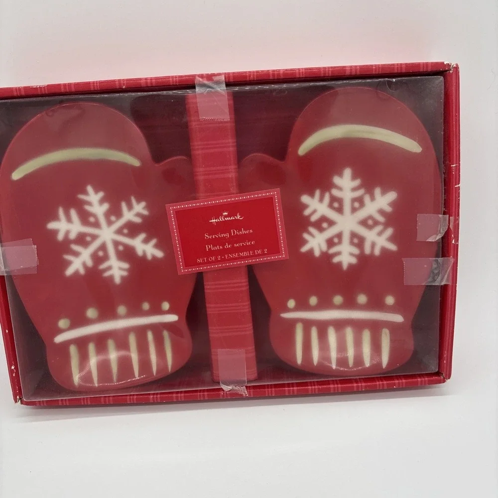 Hallmark Red Mittens Serving Dishes  8‎ 1/4